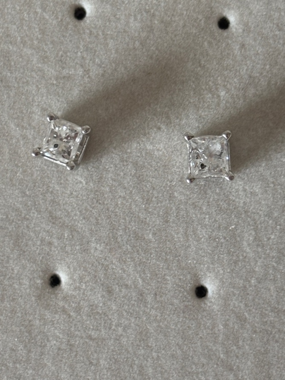 14K white gold & natural diamond studs